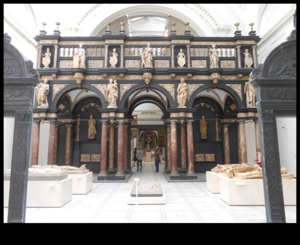 Rood Screen Radiance Η τέχνη και η αρχιτεκτονική των γοτθικών οθονών