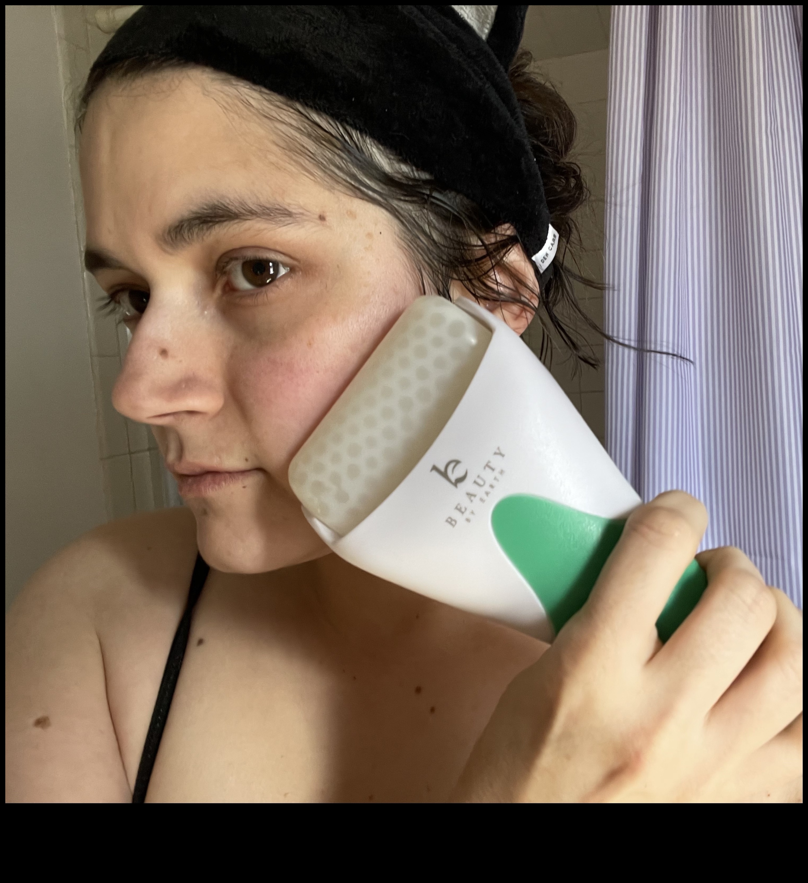 The Art of Ice Rolling: Ενσωμάτωση της ψυχοθεραπείας στη ρουτίνα περιποίησης της επιδερμίδας σας