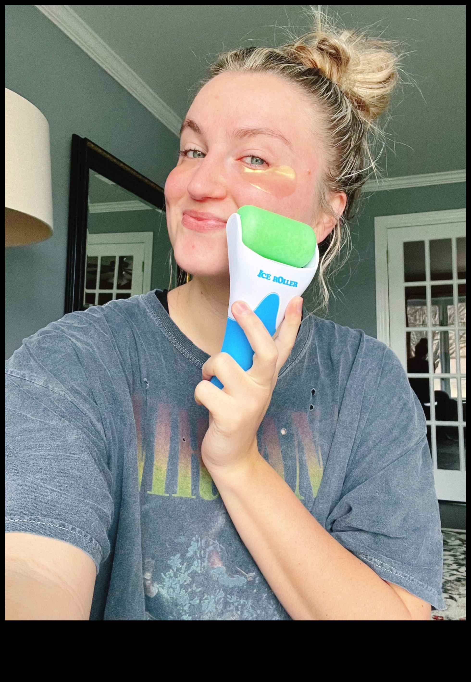 The Art of Ice Rolling: Ενσωμάτωση της ψυχοθεραπείας στη ρουτίνα περιποίησης της επιδερμίδας σας