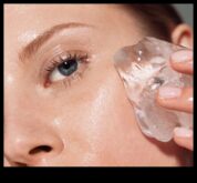 The Art of Ice Rolling Ένας οδηγός για την ψυχοθεραπεία για την περιποίηση του δέρματος