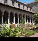 Εξερευνήστε την ομορφιά των μοναστηρίων της Αναγέννησης μέσα από τις καλλιτεχνικές στοές τους