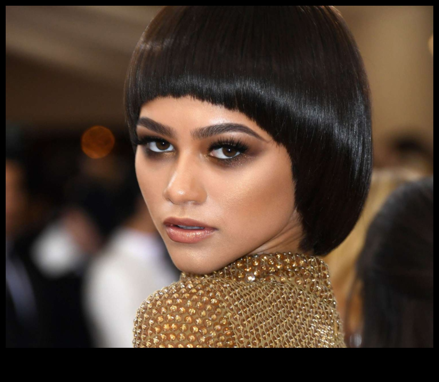 Bronzer Trends: Staying On Point με τα πιο πρόσφατα στυλ λάμψης