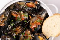Italian-Style Steamed Mussels with Garlic, White Wine, and Herbs