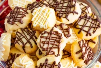 Chocolate Christmas Shortbread Bites Recipe for Holiday Treats