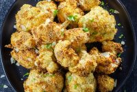 Crispy Air-Fried Cauliflower Bites with Spicy Buffalo Sauce