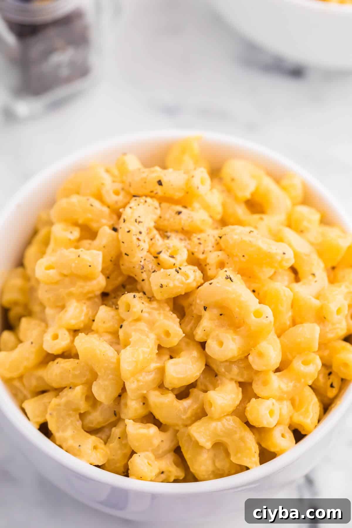 Creamy Stovetop Mac and Cheese Recipe in 20 Minutes 10 A bowl of stovetop mac and cheese.