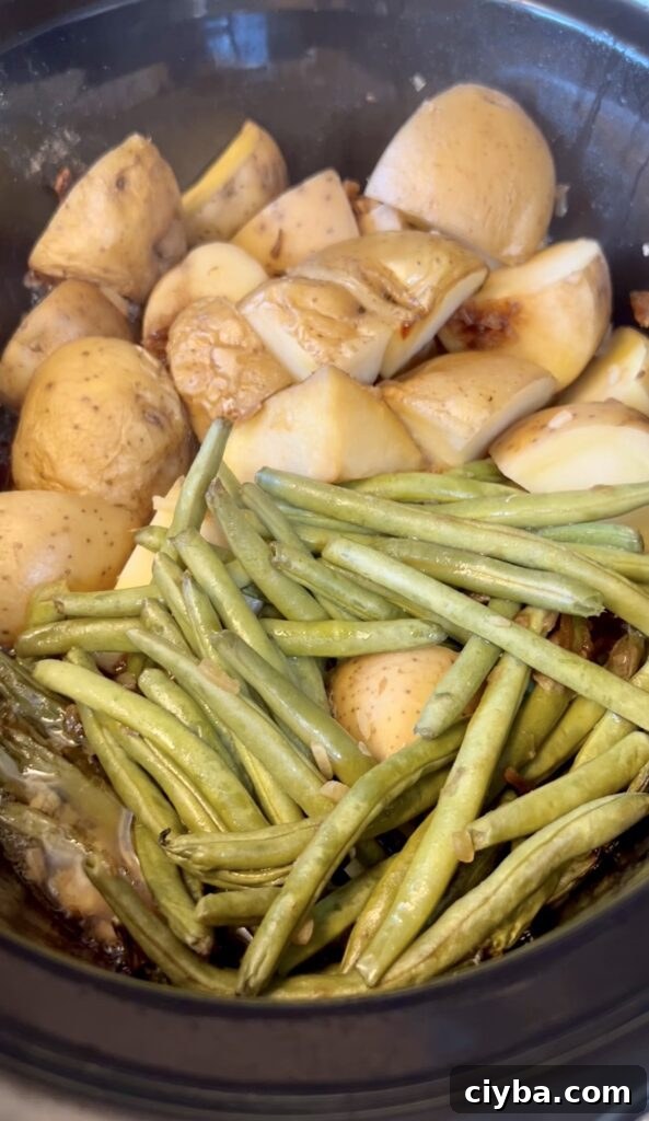 Crockpot Chicken with Potatoes and Green Beans