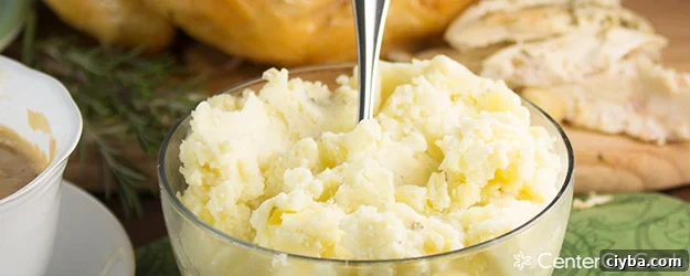 Mashed potatoes for thanksgiving dinner