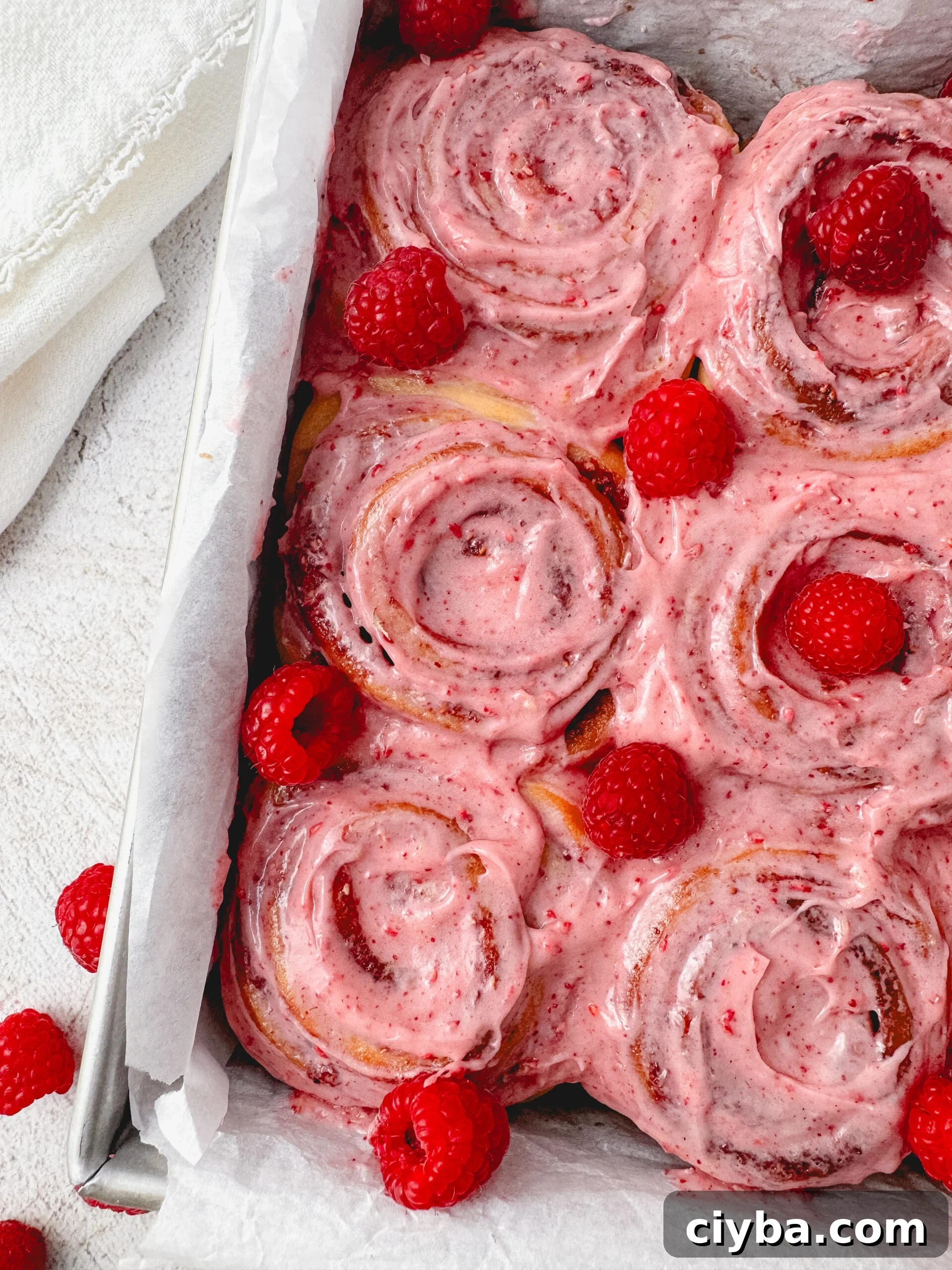 Frosted raspberry rolls