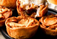 Homemade Mini Apple Pies with Cinnamon