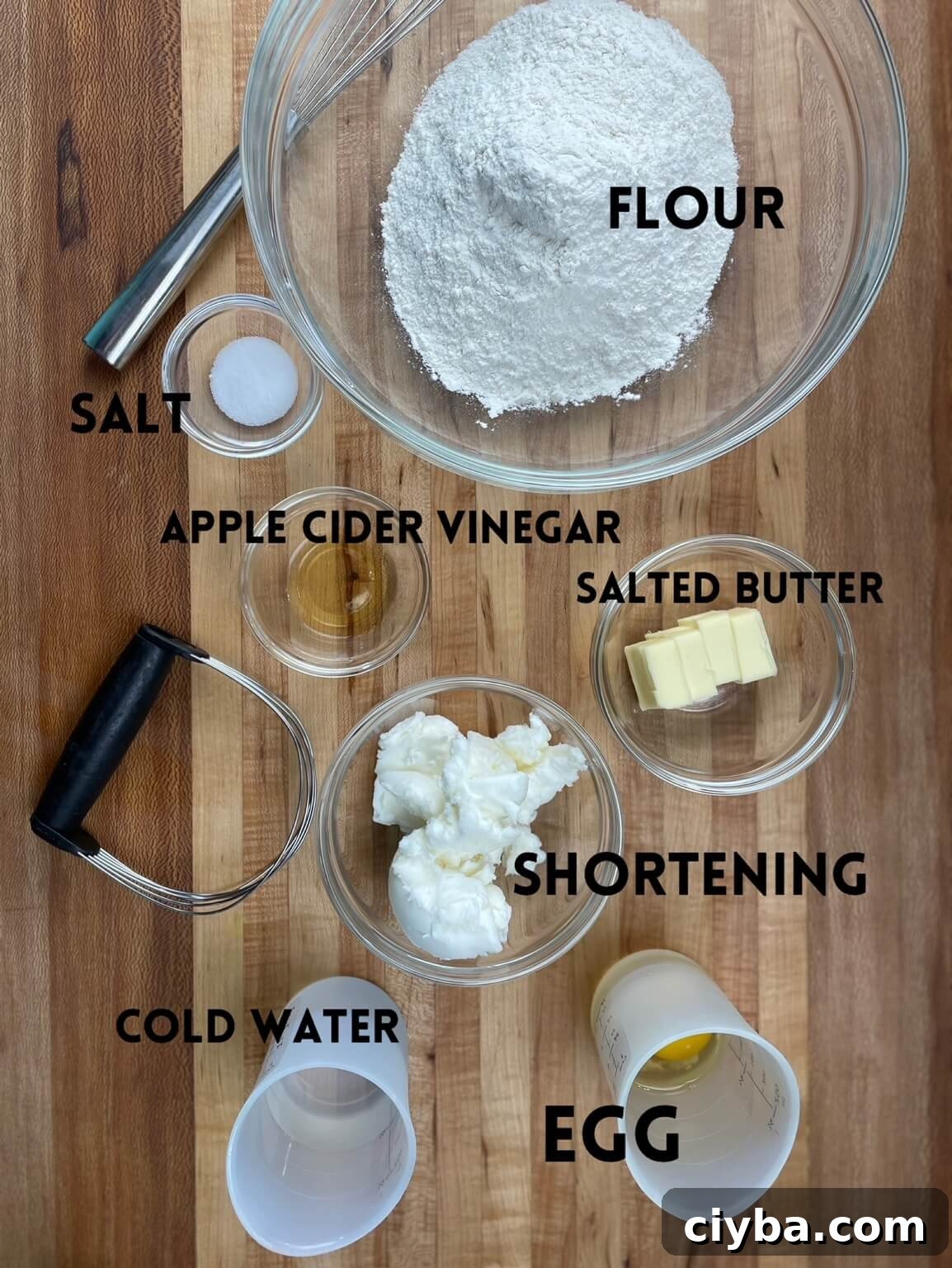 Flaky Pie Crust Made with Egg and Vinegar 4 Egg and Vinegar Piee Crust Ingredients