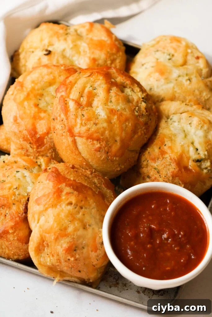 crescent roll garlic knots